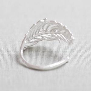 Feather ring in Silver