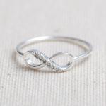 Delicate Infinity ring in silver
