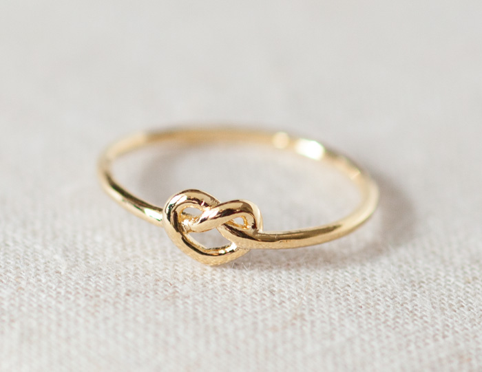 US 6 Size-Infinity Heart Knot Ring In Gold on Luulla