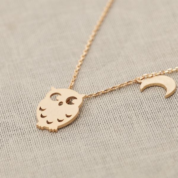 Owl and crescent necklace in Gold