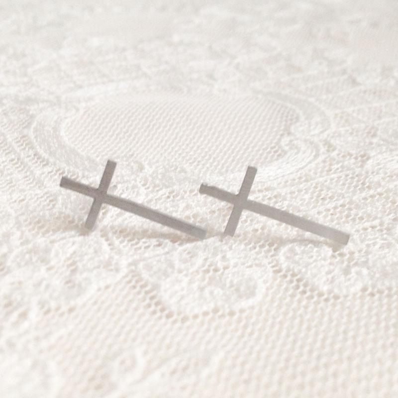 CROSS EARRING / SIL