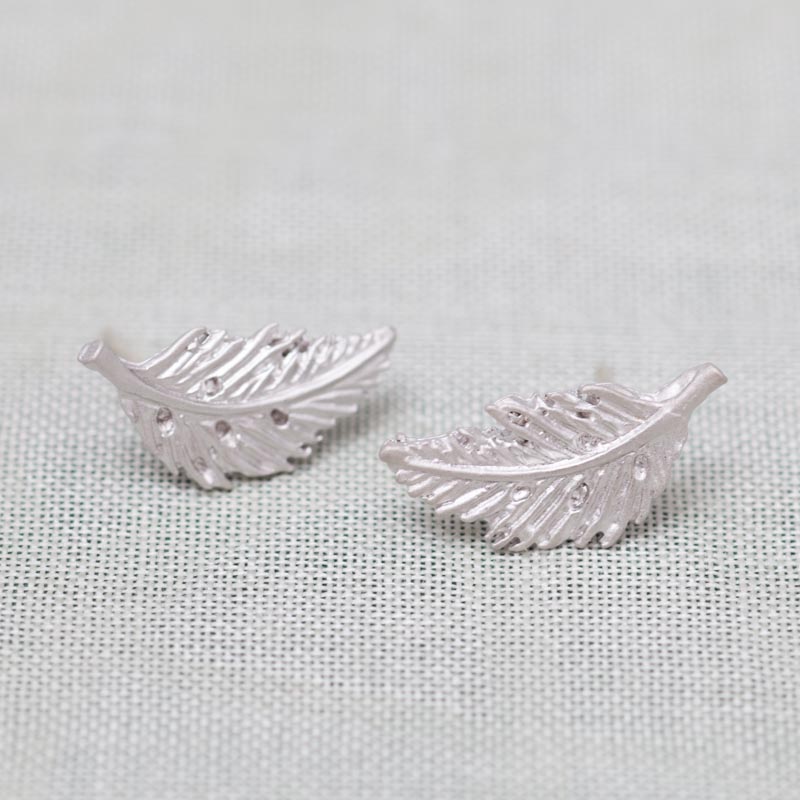 Vintage Leaf Post Earrings In Silver on Luulla